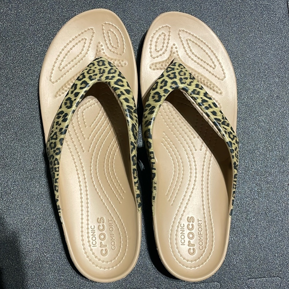 Crocs Women's Kadee Leopard Print Flip Womens size 10